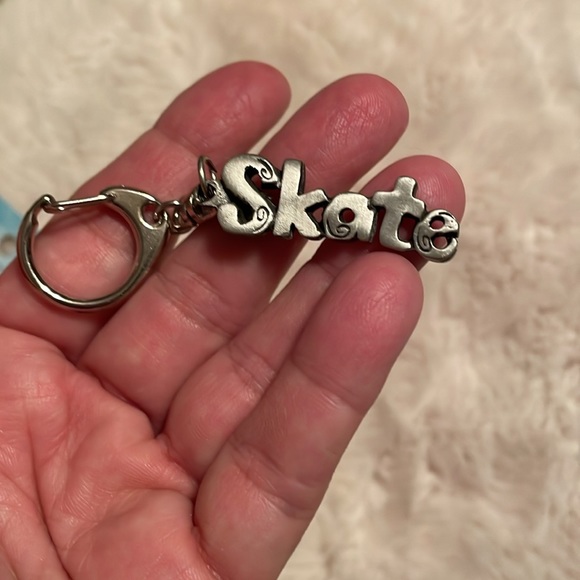 💥Free💥 with any Purchase! Choose 1 keychain & add to your bundle! NWT - Picture 4 of 7